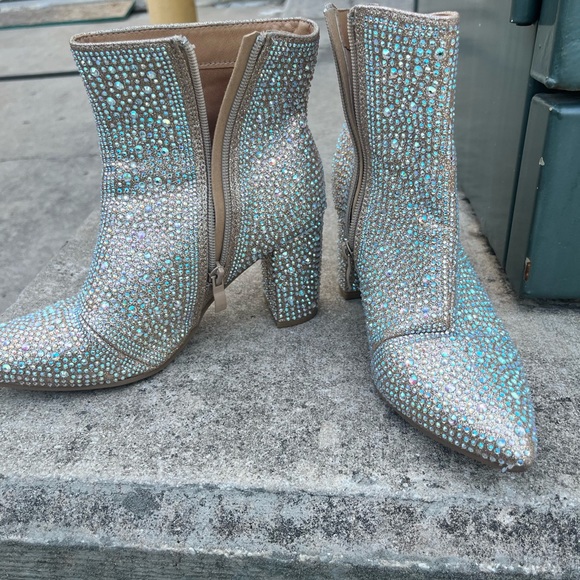 Rose gold rhinestone boots, they’ve been sitting in my closet, only worn once. - Picture 4 of 4